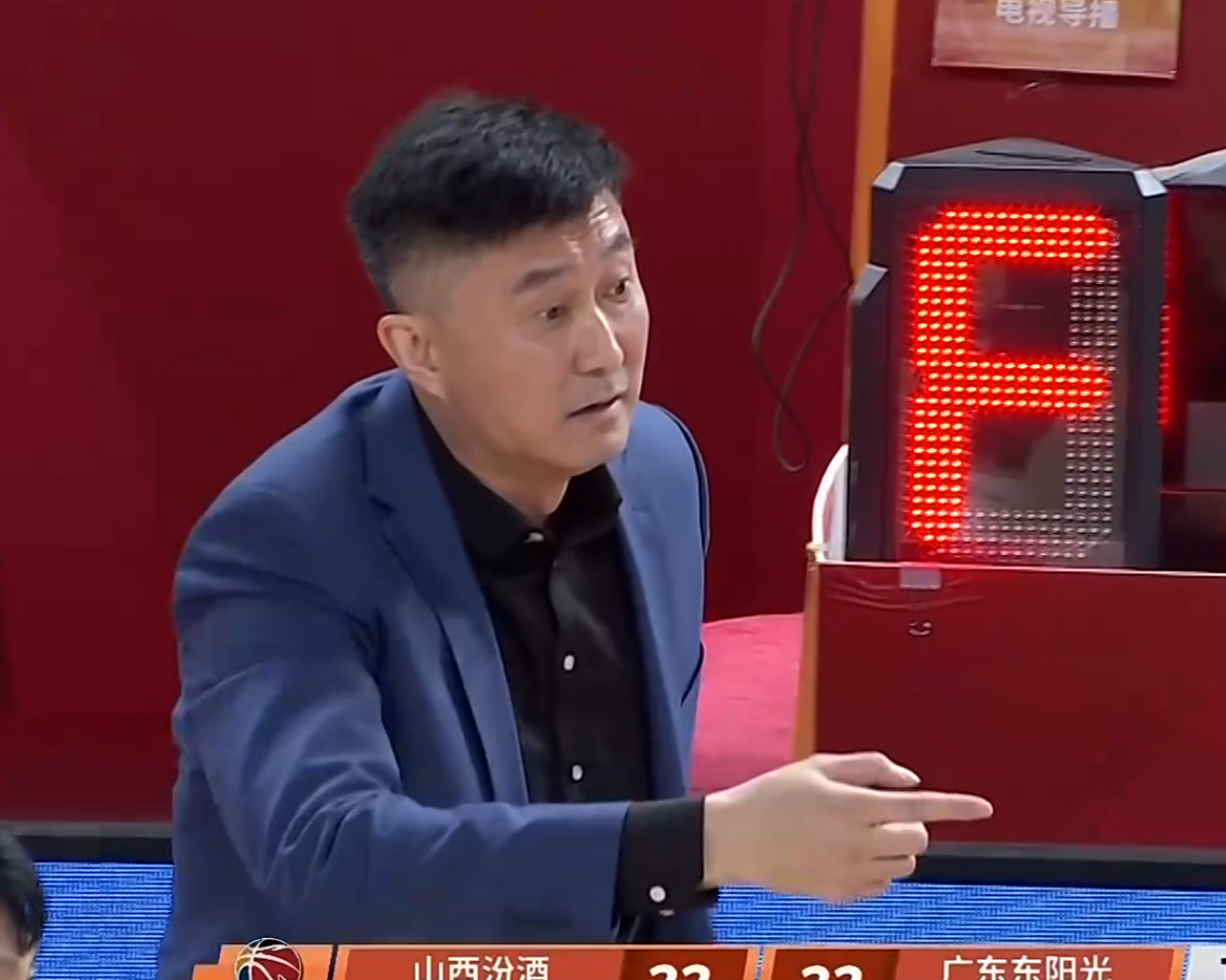 广东宏远正式改名！新冠名有意思，杜锋点名崔永熙，徐杰又秀恩爱