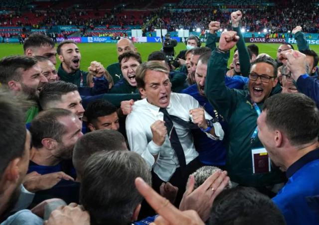 开云APP-意大利无牌可打点球幸运晋级 曼奇尼遇到麻烦了！