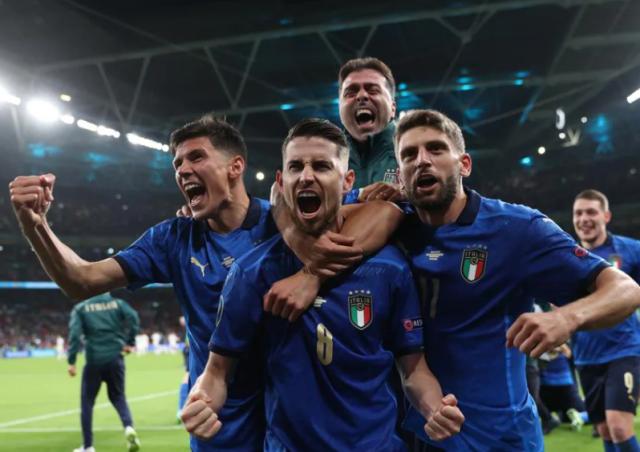 开云APP-意大利无牌可打点球幸运晋级 曼奇尼遇到麻烦了！